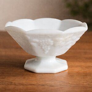 Anchor Hocking Vintage Milk Glass Grape & Leaf Footed Bowl 9” USA